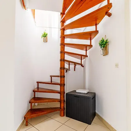 A Deux Pas De La Bandol