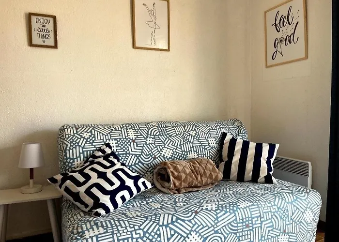 A Deux Pas De La